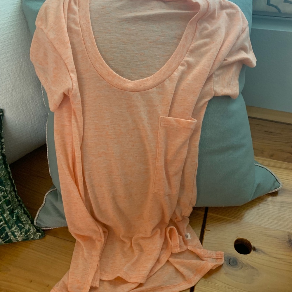 Victoria’s Secret heathered 🍑 sleep tee